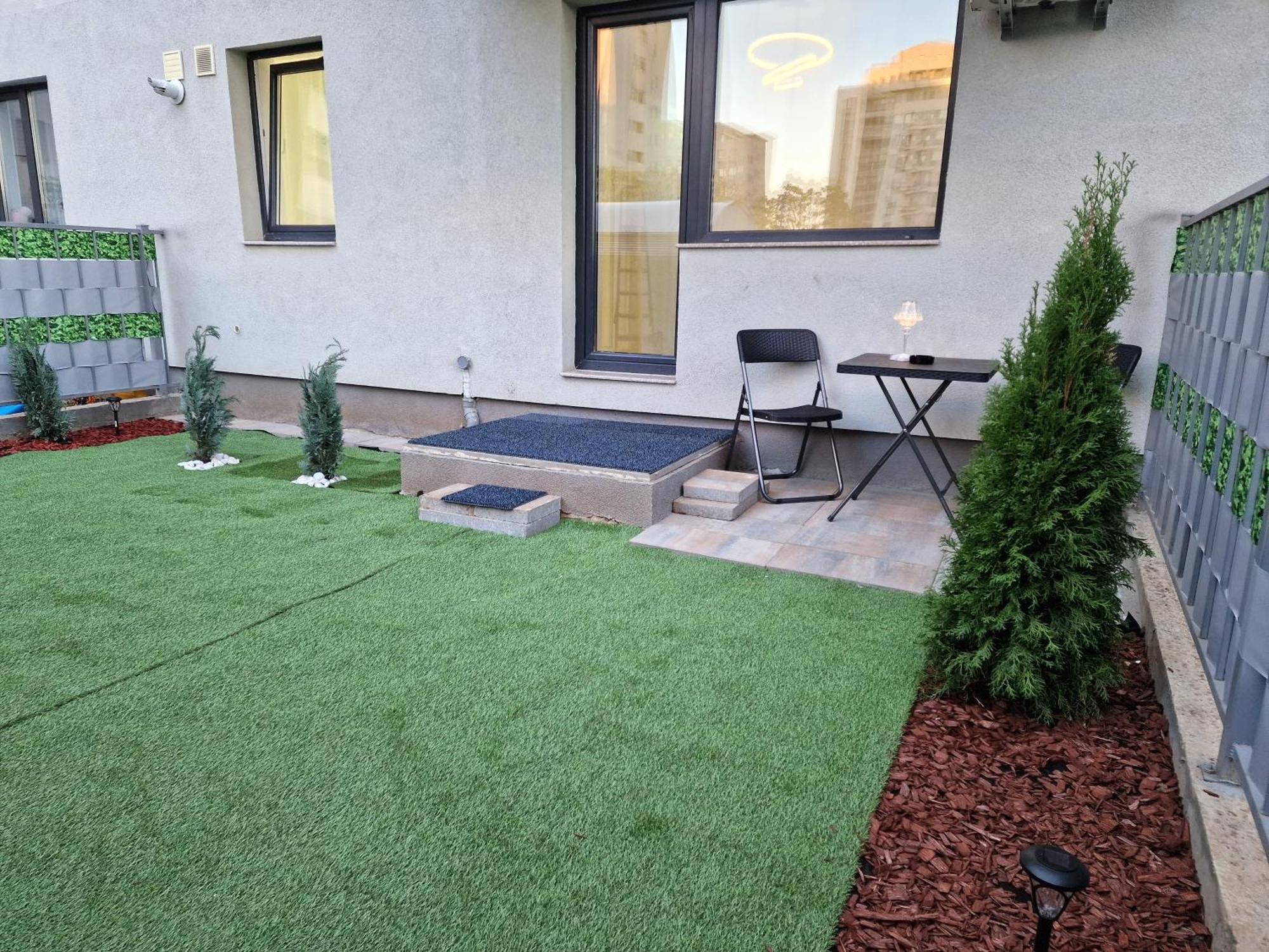 Studio&Garden! Roşu Exteriér fotografie