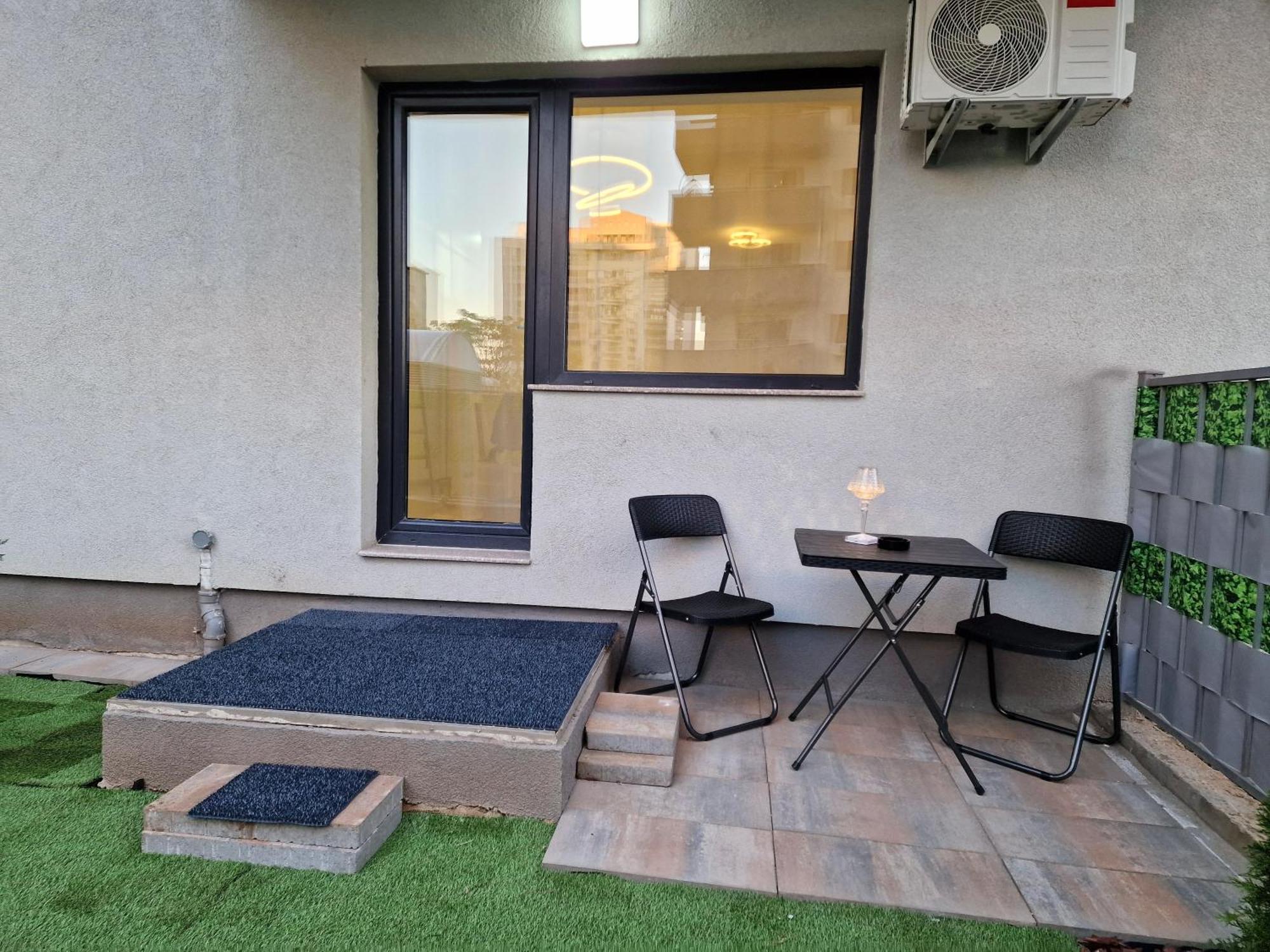 Studio&Garden! Roşu Exteriér fotografie